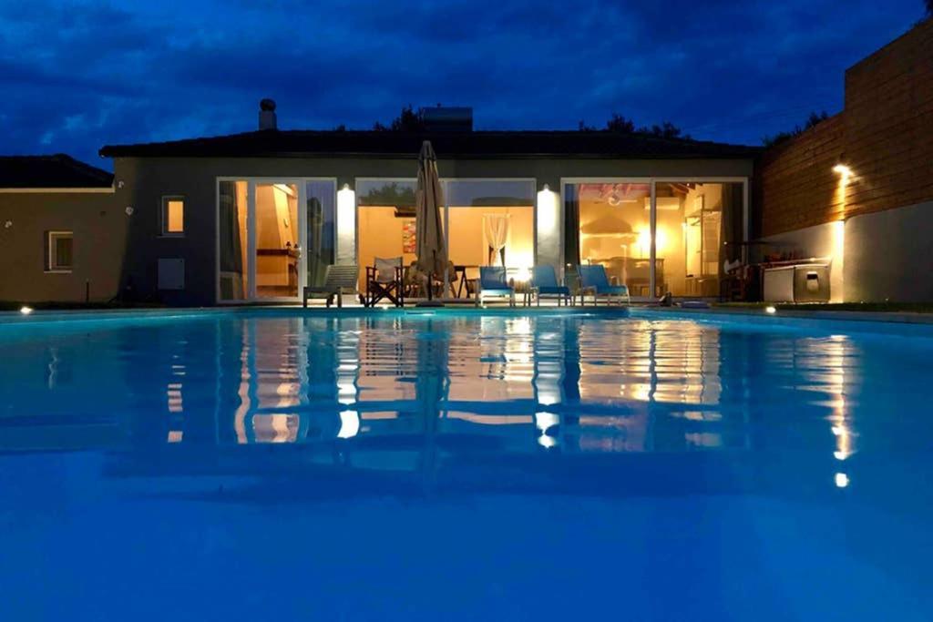 Villa Sunlit Pool House Posidhonía Esterno foto